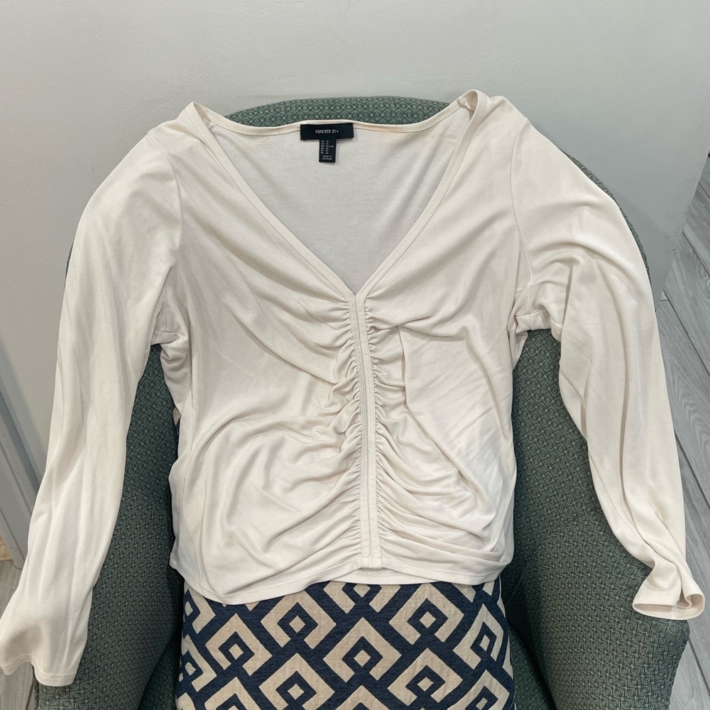 Forever 21 Cream Ruched V-Neck Long Sleeve Top